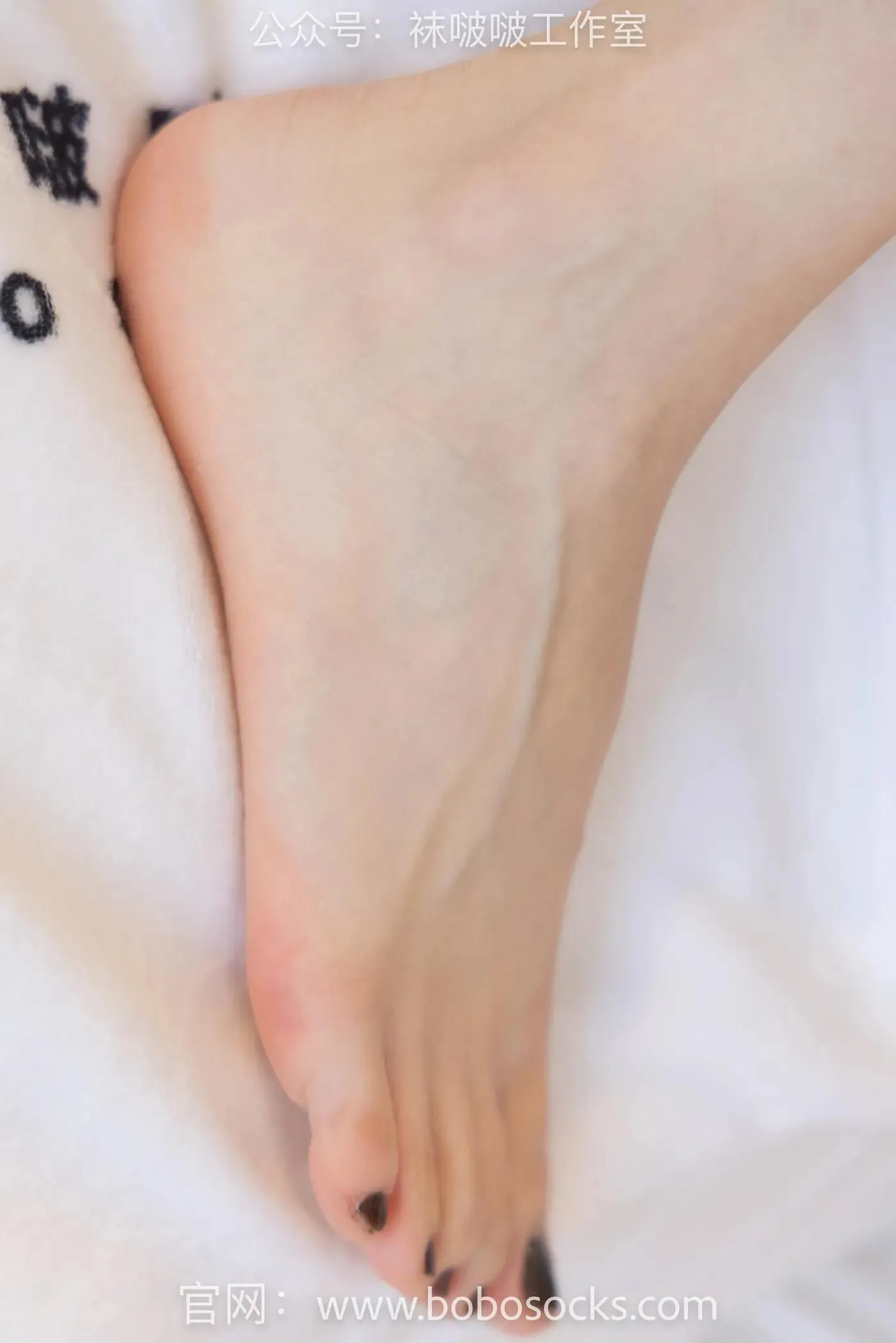 [BoBoSocks袜啵啵]NO.109 稚予-高跟鞋、裸足、裸足涂黑色指甲油剧情 [140P]插图